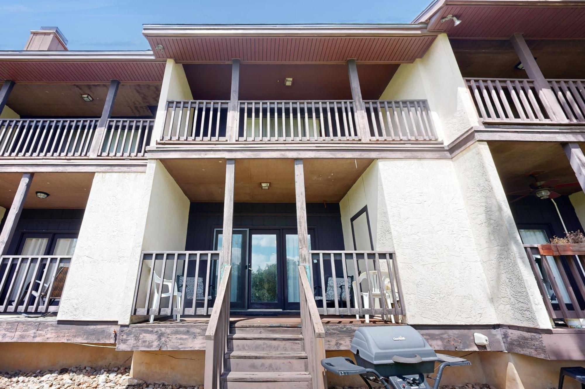 Condo On The Green Canyon Lake Exterior foto